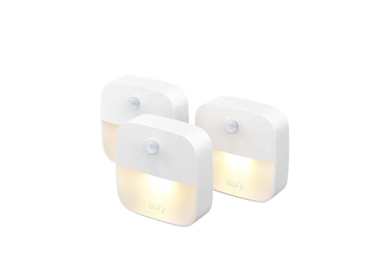 eufy-lumi-stick-on-night