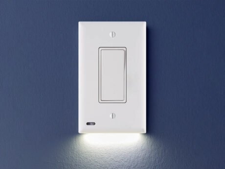 SnapPower, SwitchLight Wall Plate with LED Night Light, 2-Pack